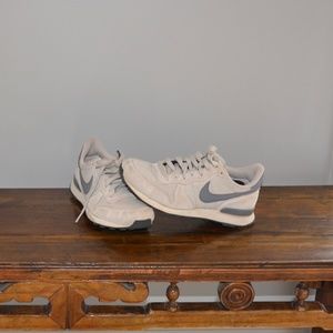 Nike | grey internationalist sneakers